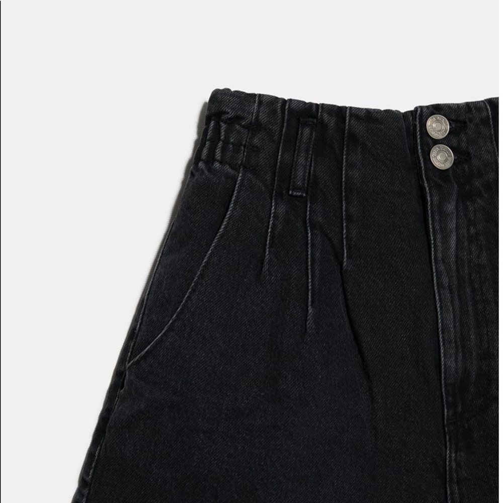 Zara Paperbag waist denim shorts. New with tag.